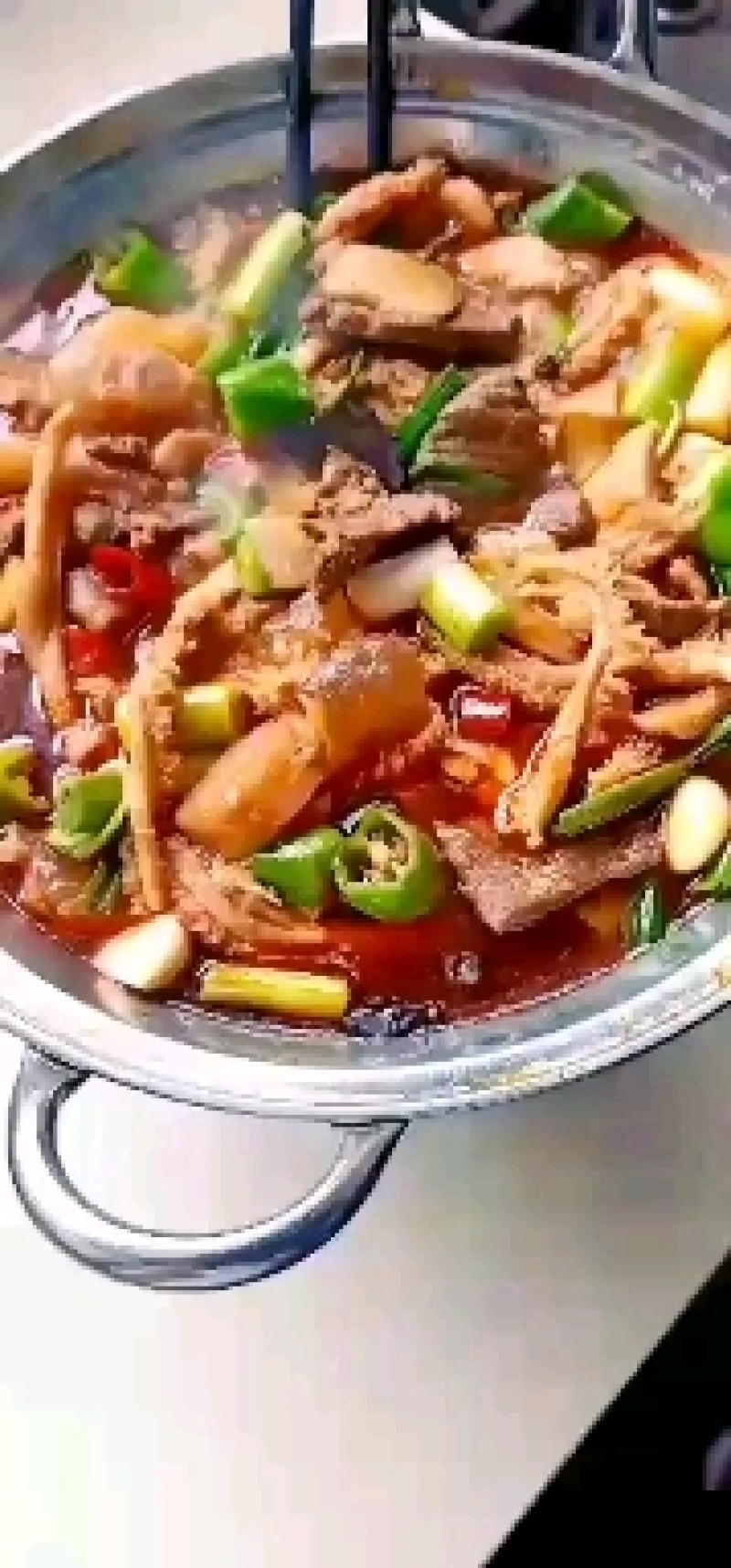 公安回锅牛杂，好吃不贵，欢迎致电下单
