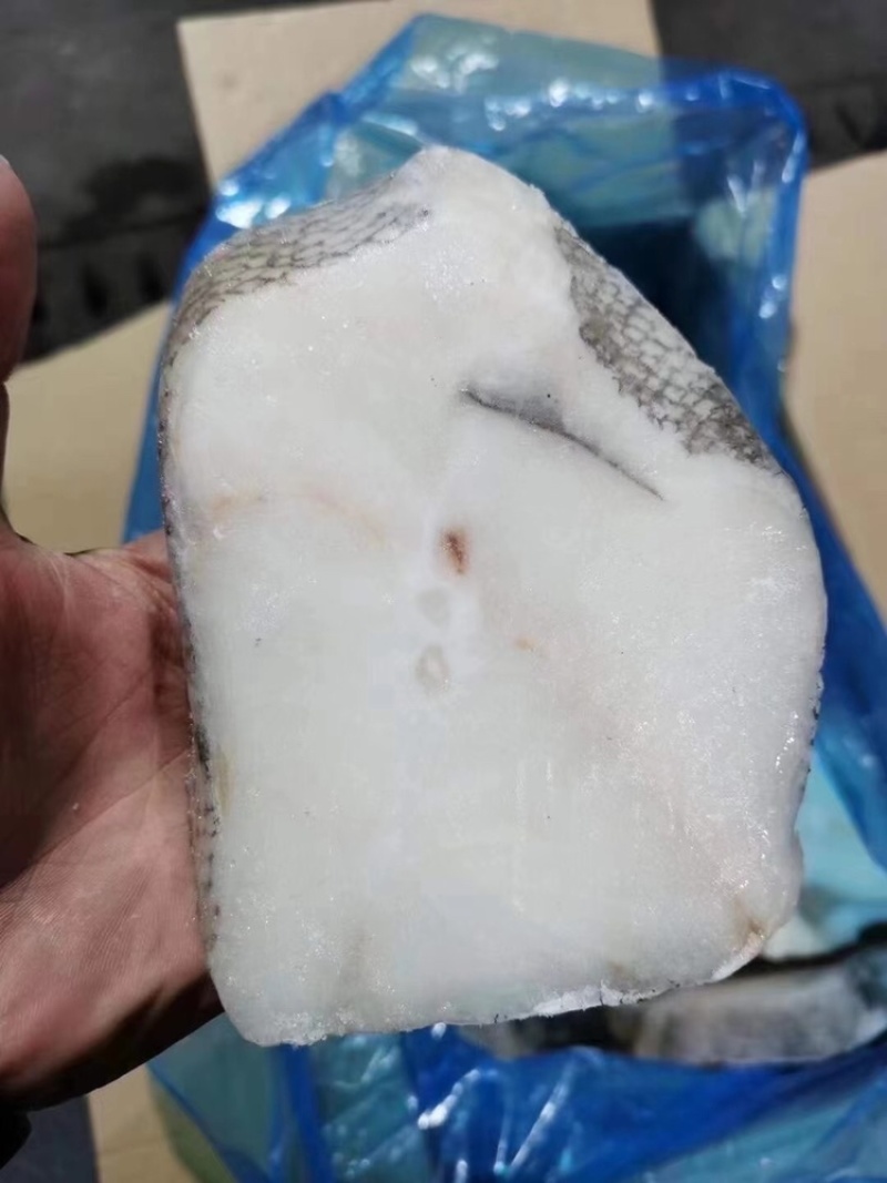 水鳕鱼片，10Kg一件、中西餐日料自助都可用、价格便宜。