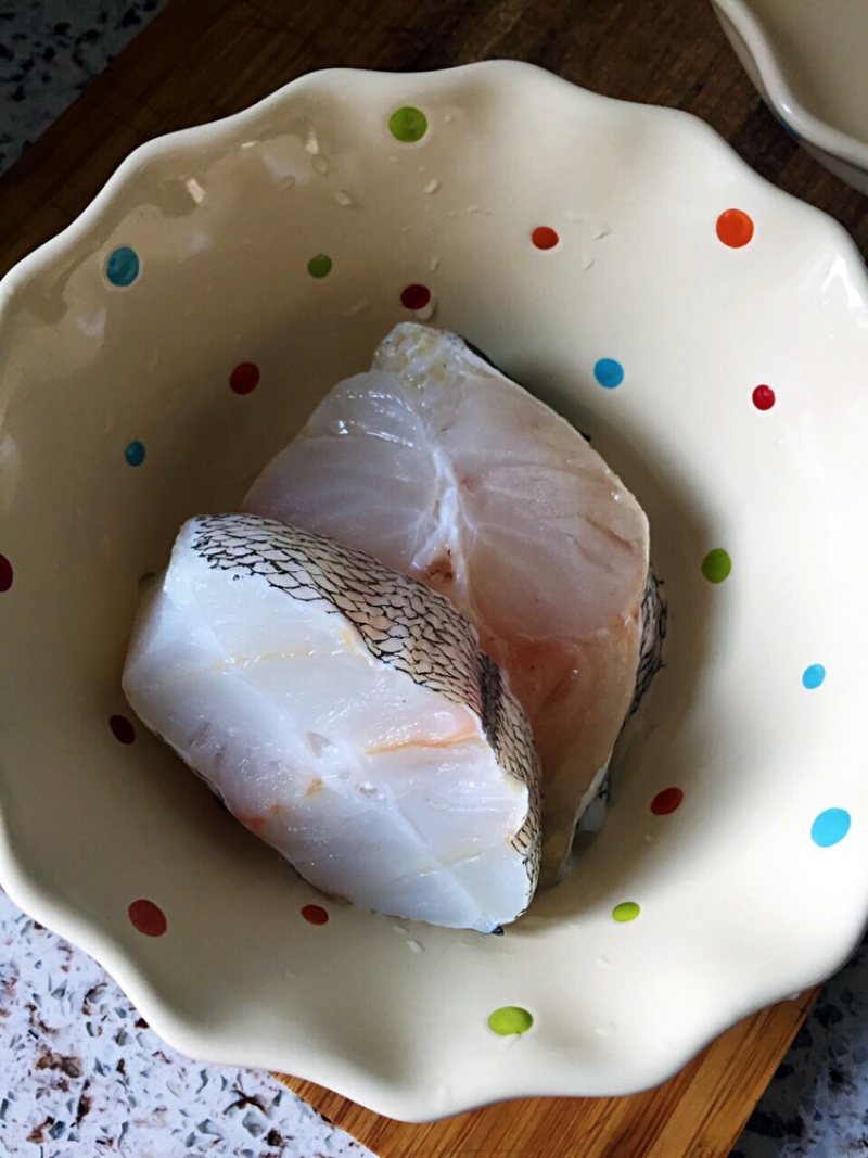 水鳕鱼片，10Kg一件、中西餐日料自助都可用、价格便宜。
