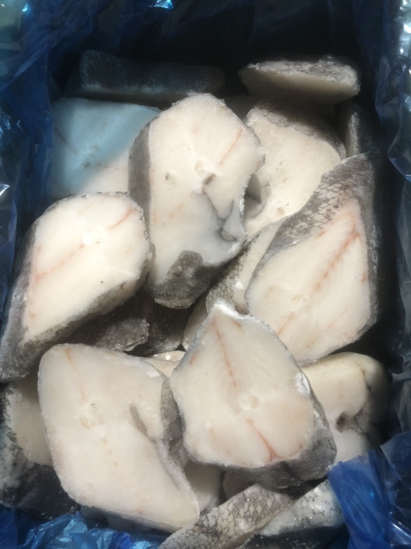 水鳕鱼片，10Kg一件、中西餐日料自助都可用、价格便宜。