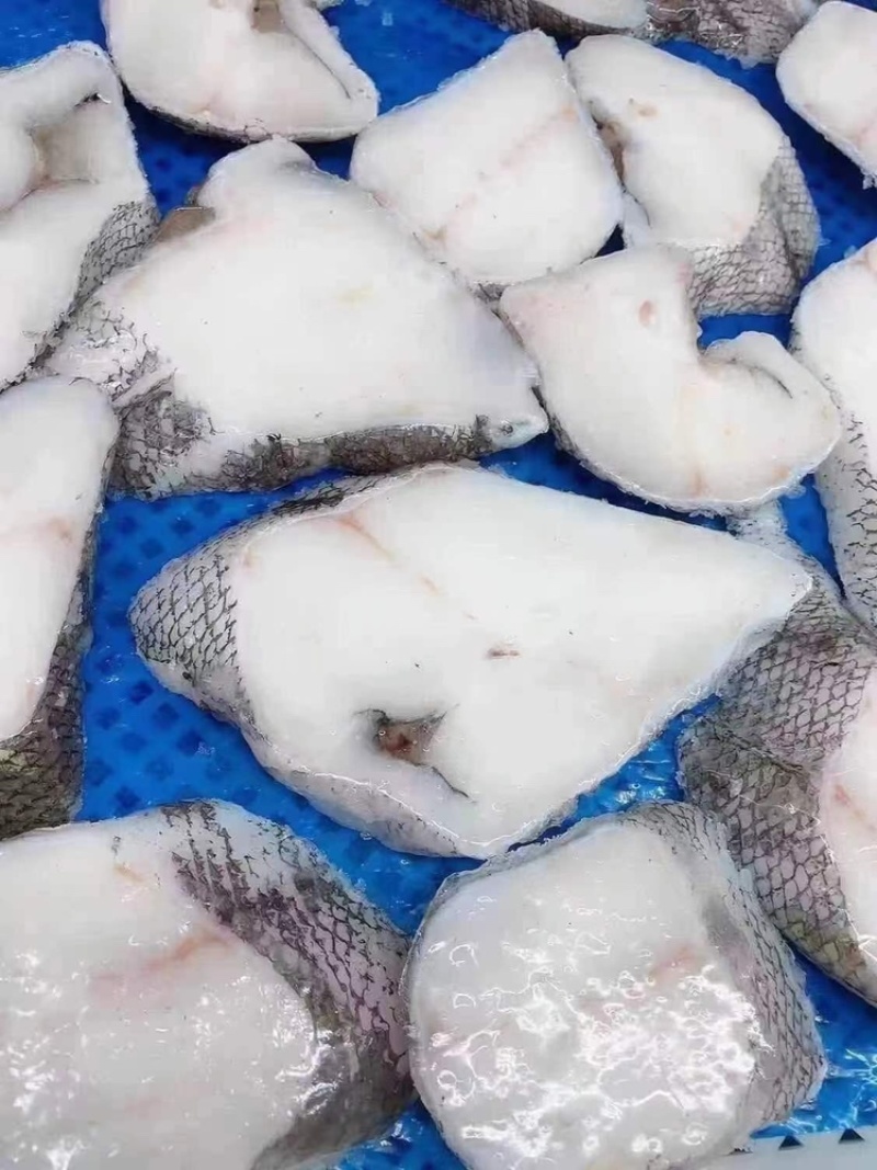 水鳕鱼片，10Kg一件、中西餐日料自助都可用、价格便宜。