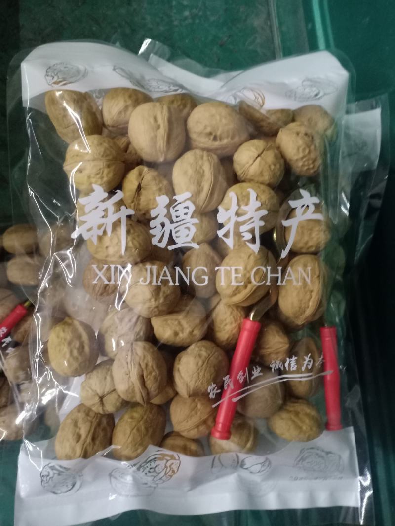精品2斤装新疆薄皮核桃（送核桃夹子）产自喀什叶城县