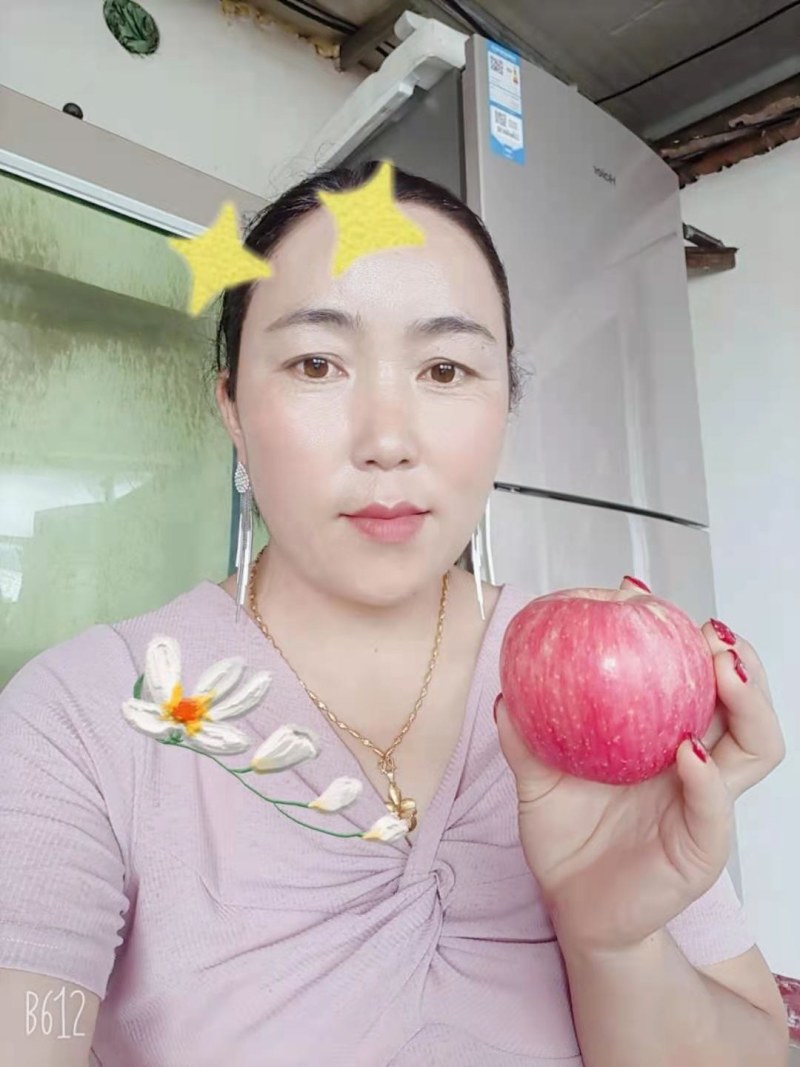 红富士苹果，电商货，口感好，颜色漂亮，价格真实，大量现货