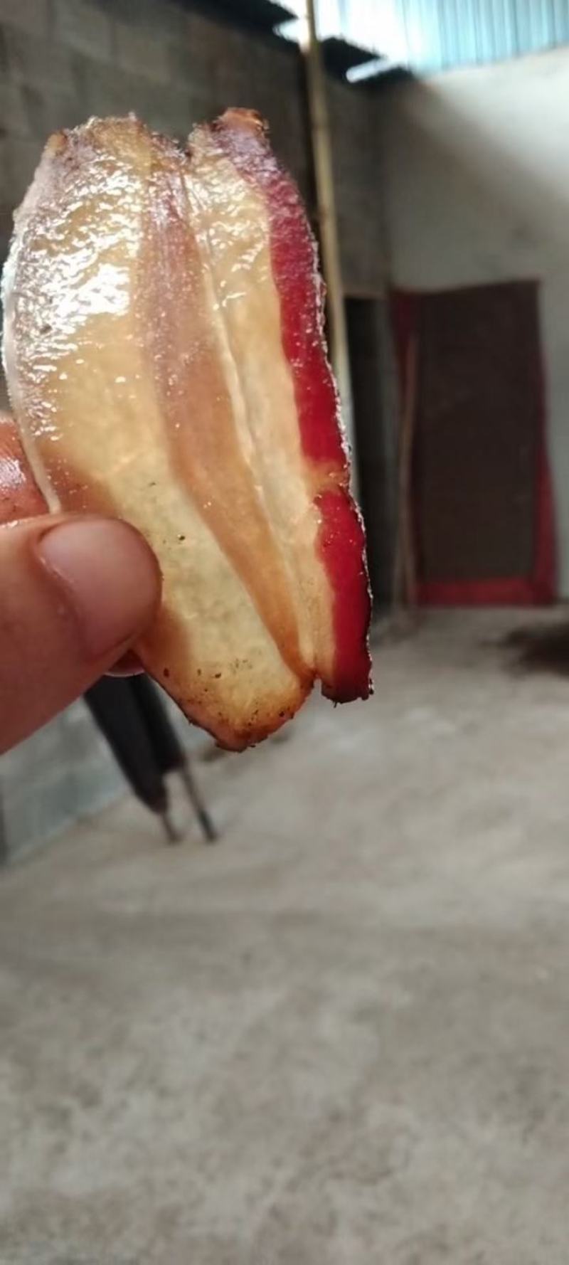正宗湖南特色农家慢火米糠慢火熏制黑五花。。。