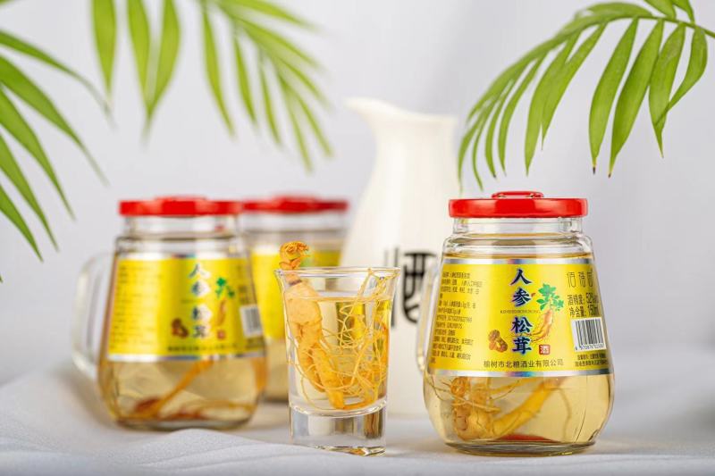 滋补酒人参松茸酒，长白山人参松茸酒