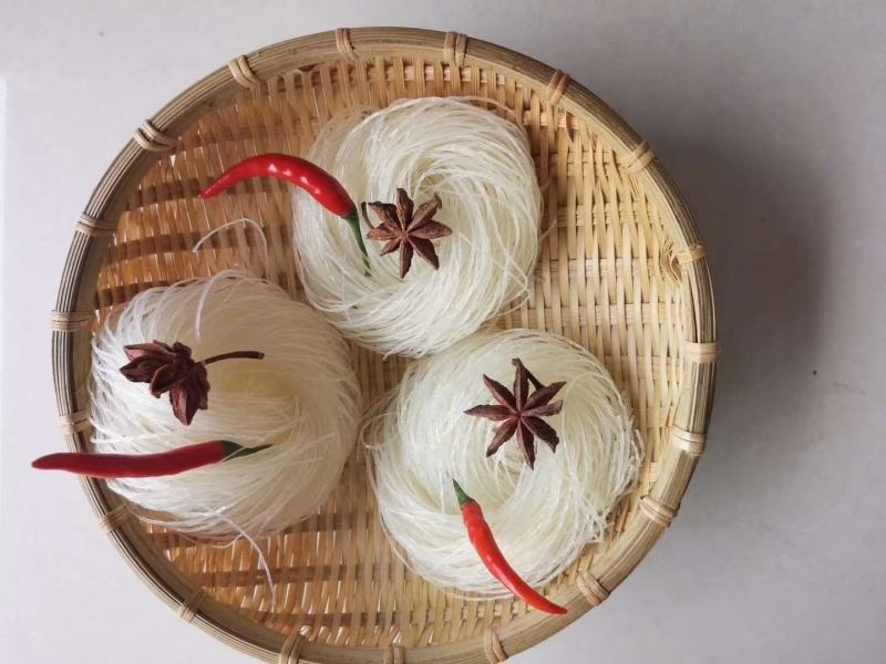 正宗圆圈土豆粉丝，无任何添加剂欢迎客户咨询采购