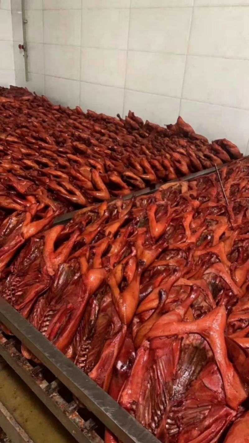 板鸭麻辣味跑江湖地摊卤板鸭饭腊味年货整只批发柴火烟熏板鸭