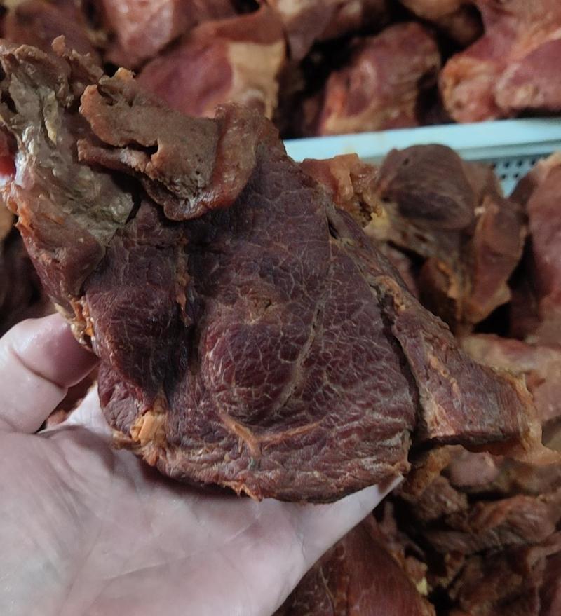 供应酱香牛肉块大块牛肉全熟，无添加质量很好