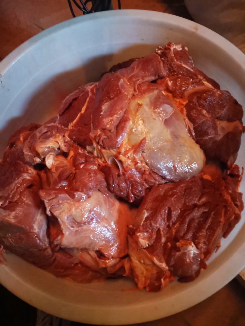新鲜的牦牛肉以及冻货牦牛肉