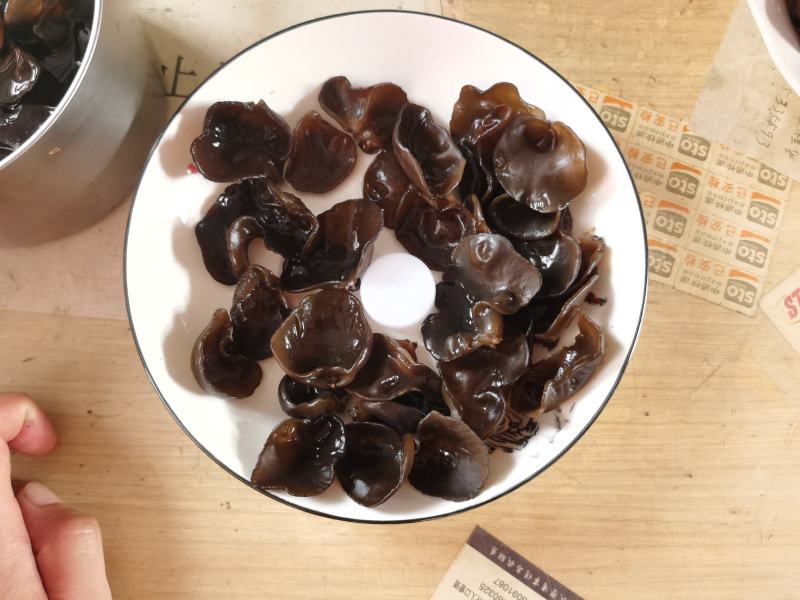 精选黑木耳秋木耳产地一手货源