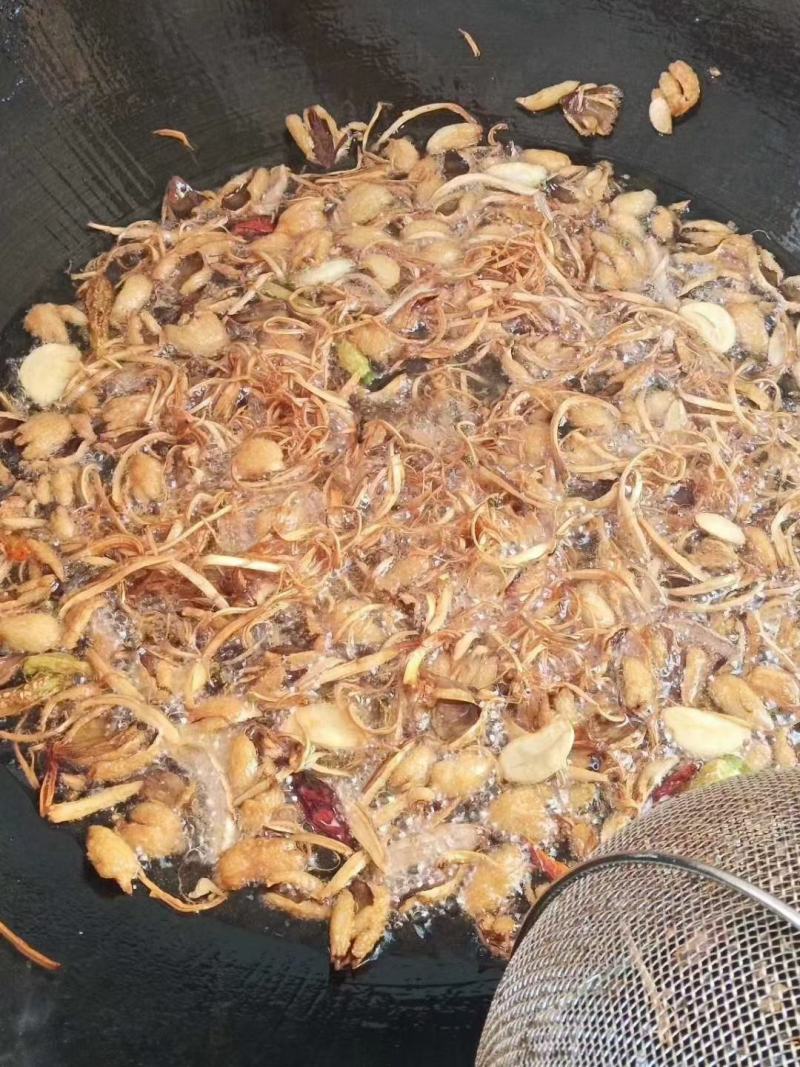 鸡枞油云南纯野生鸡枞油，无任何添加剂，色香味俱全