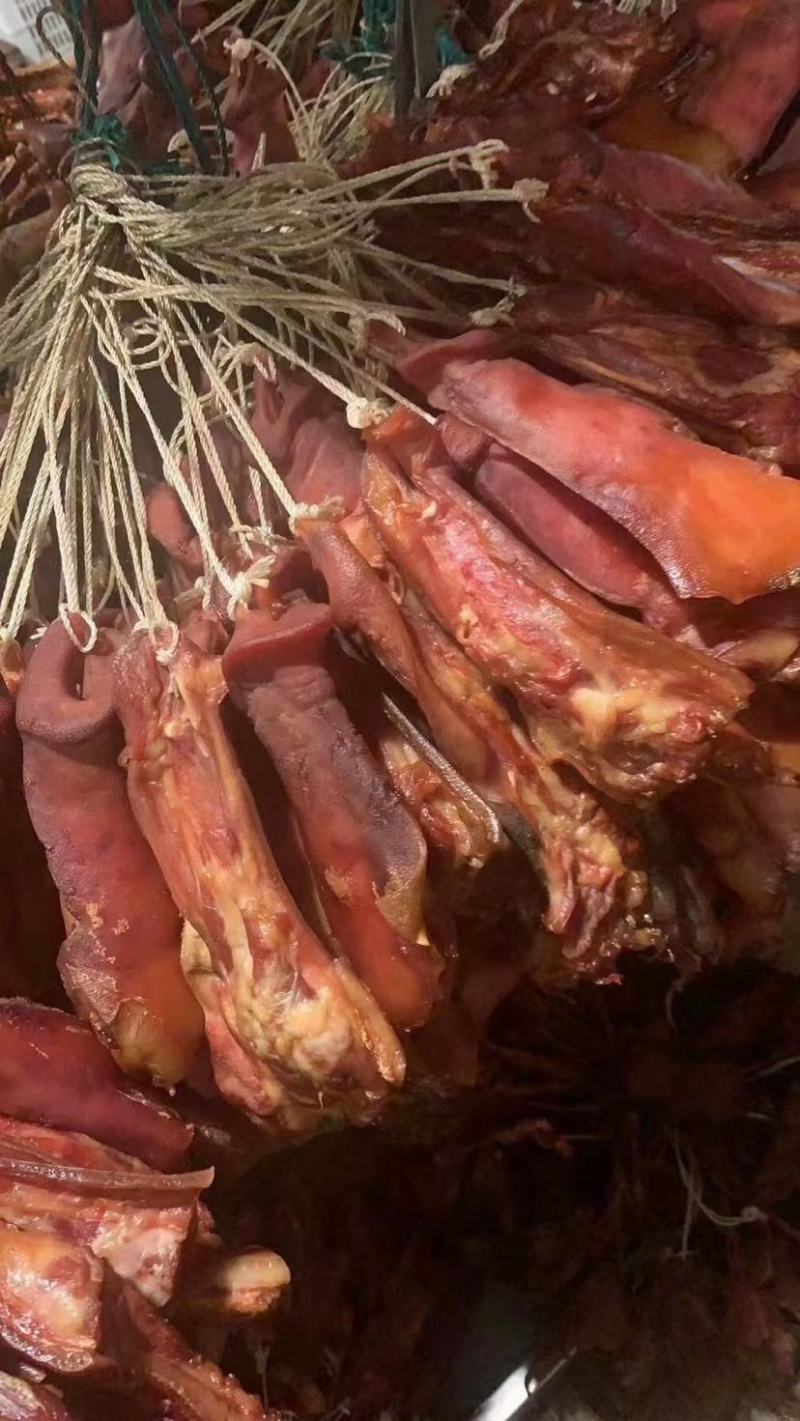 烟熏猪拱嘴，