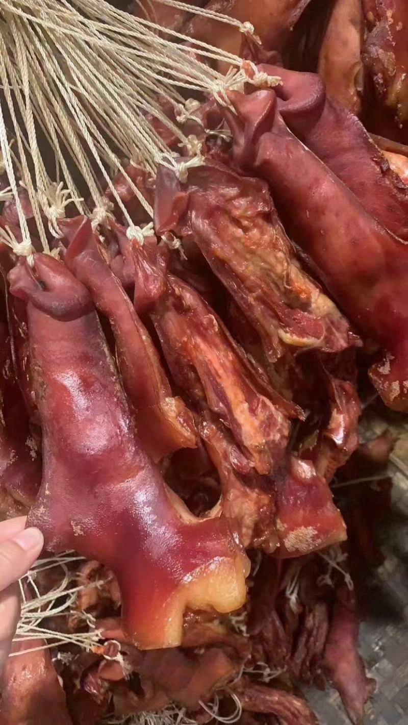 烟熏猪拱嘴，