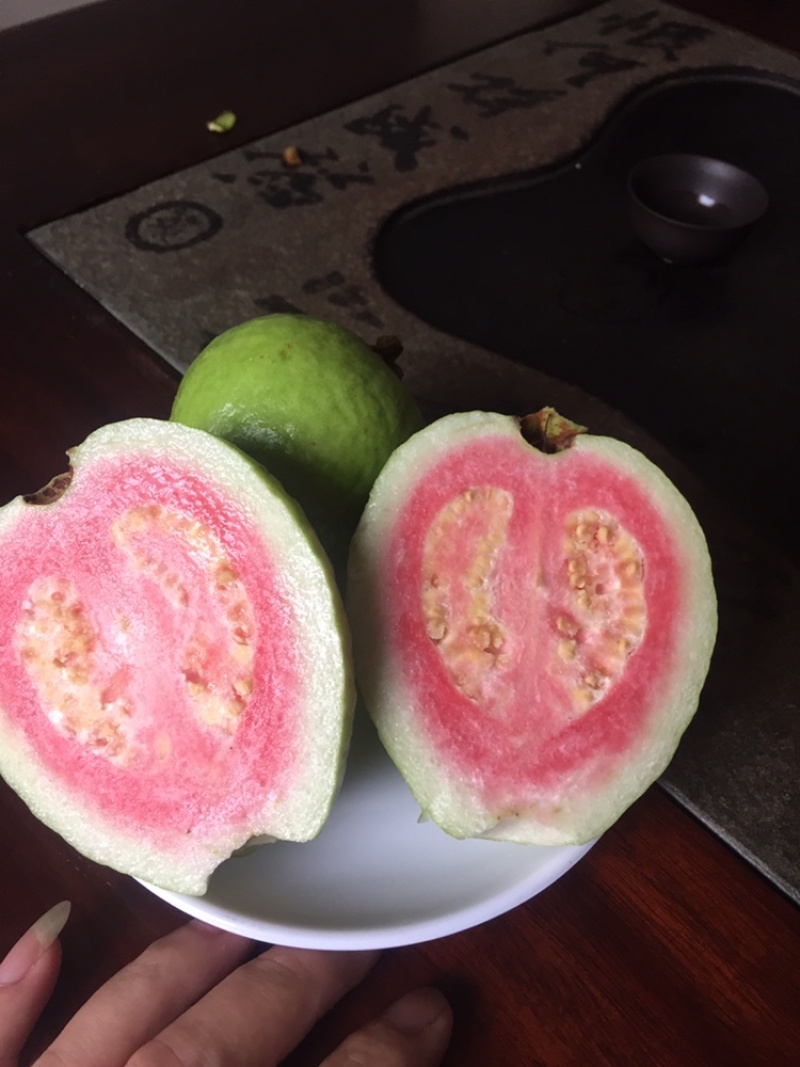 珍珠西瓜红石榴，甜度适中，味道脆脆…