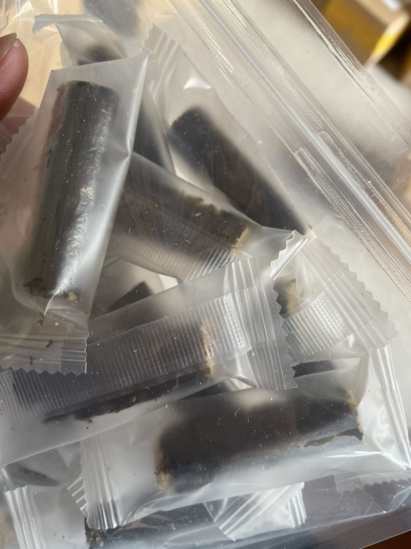 包邮网红海苔卷蛋黄肉松夹心脆儿童女士孕妇休闲零食