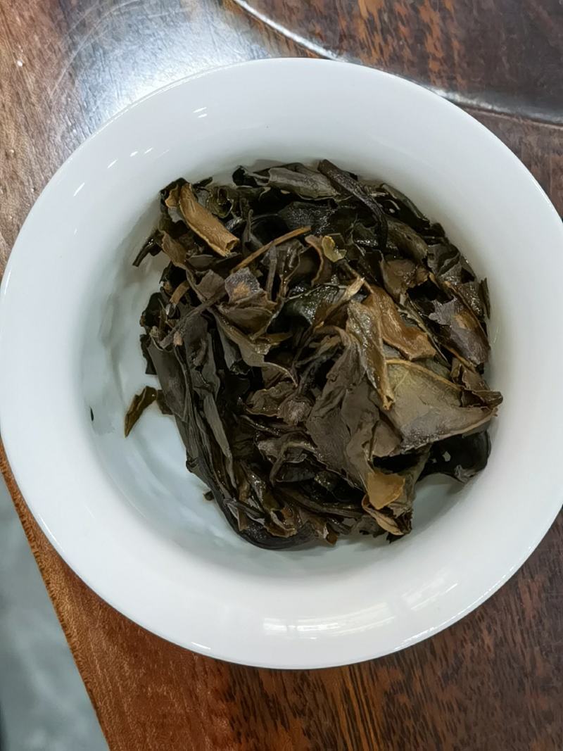 2017年福鼎高山寿眉料陈香饼干茶一提200克40小包