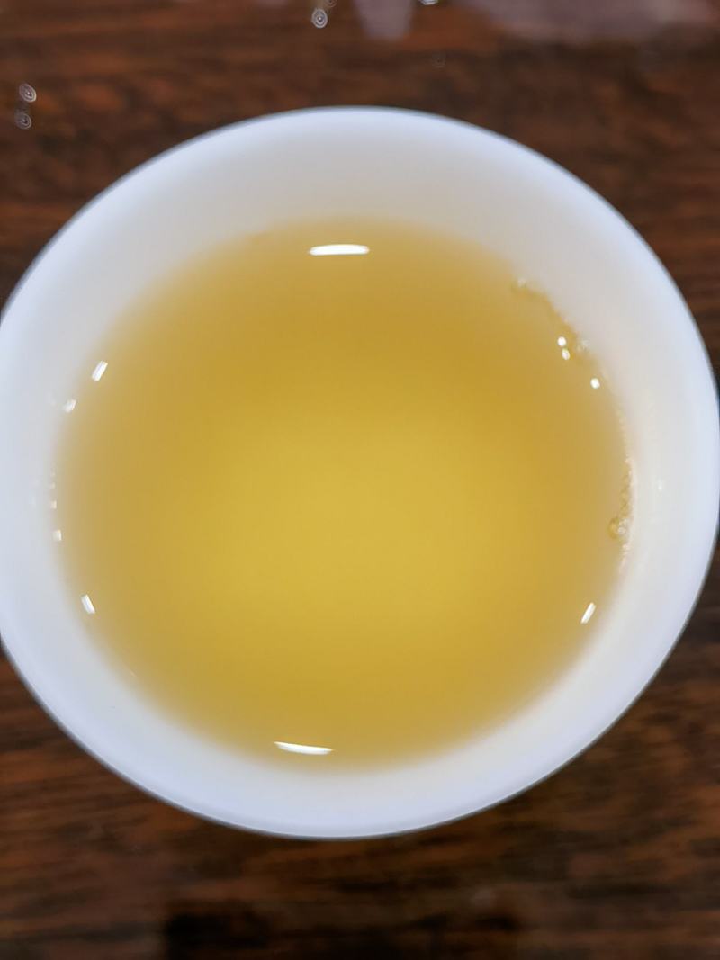 2017年福鼎高山寿眉料陈香饼干茶一提200克40小包