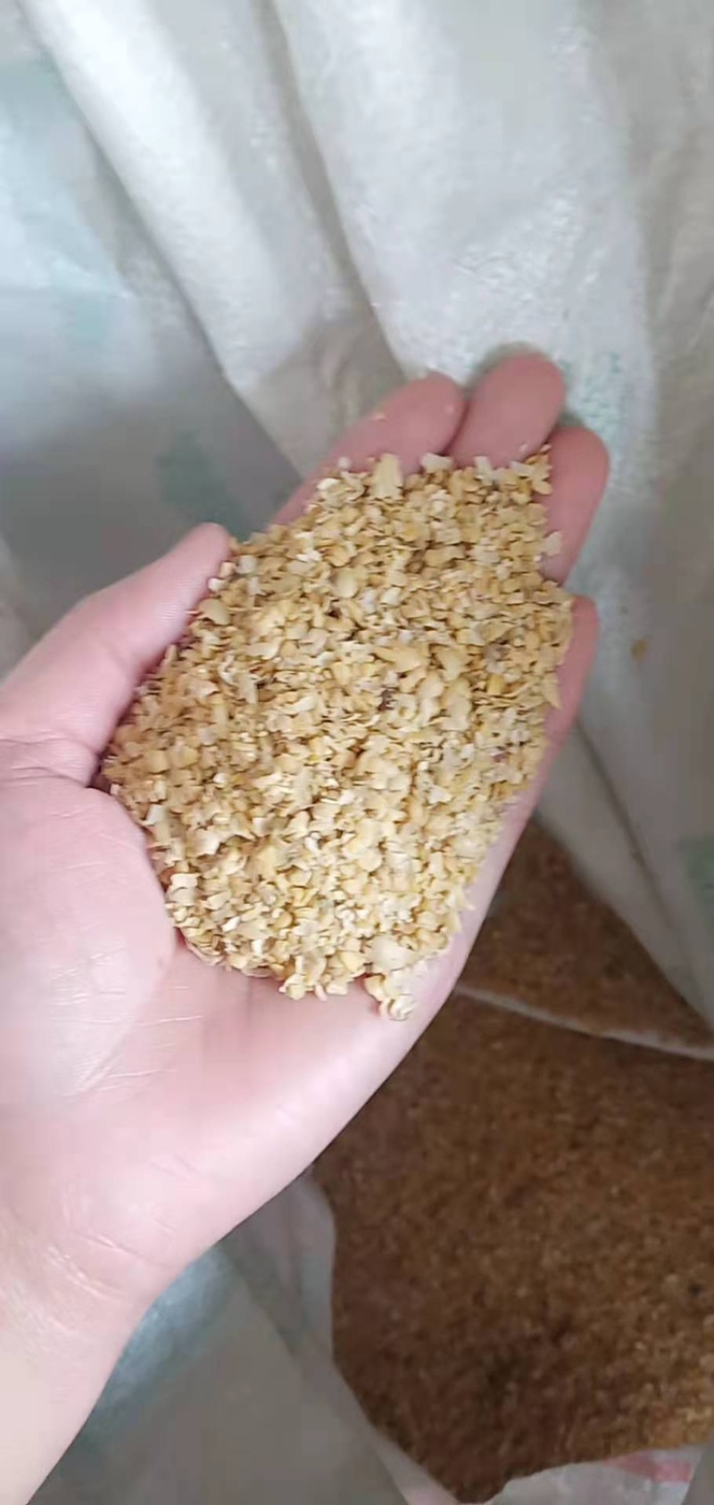 精选好货碎黄豆黄豆瓣黄豆渣饲料添加保质保量