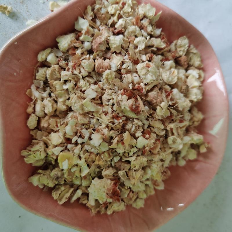 玉米芯颗粒食用菌原料，饲料原料量大可以优惠
