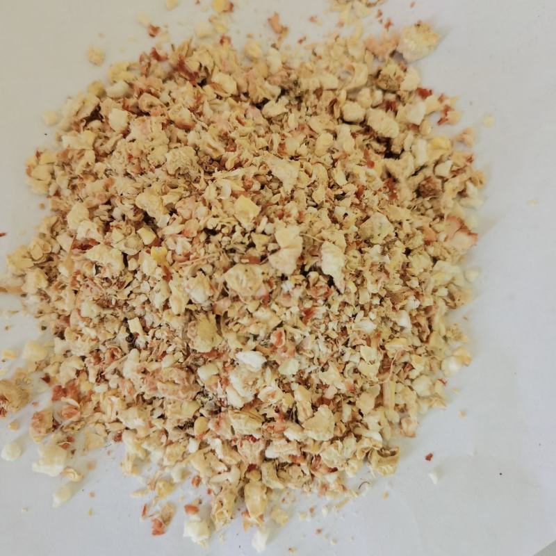 玉米芯颗粒食用菌原料，饲料原料量大可以优惠
