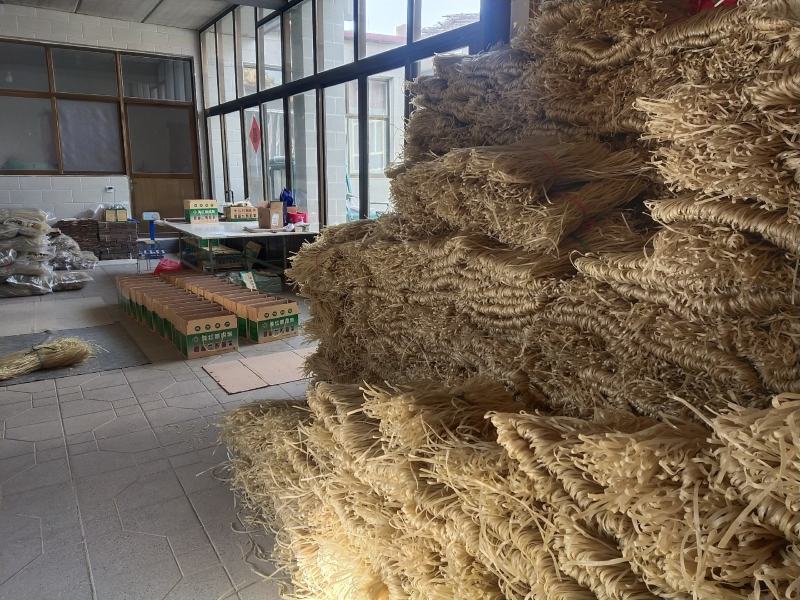 壬塘粉条色泽晶亮剔透，口感劲道爽滑，耐炖耐泡，回锅不烂，