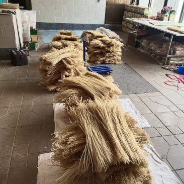 壬塘粉条色泽晶亮剔透，口感劲道爽滑，耐炖耐泡，回锅不烂，