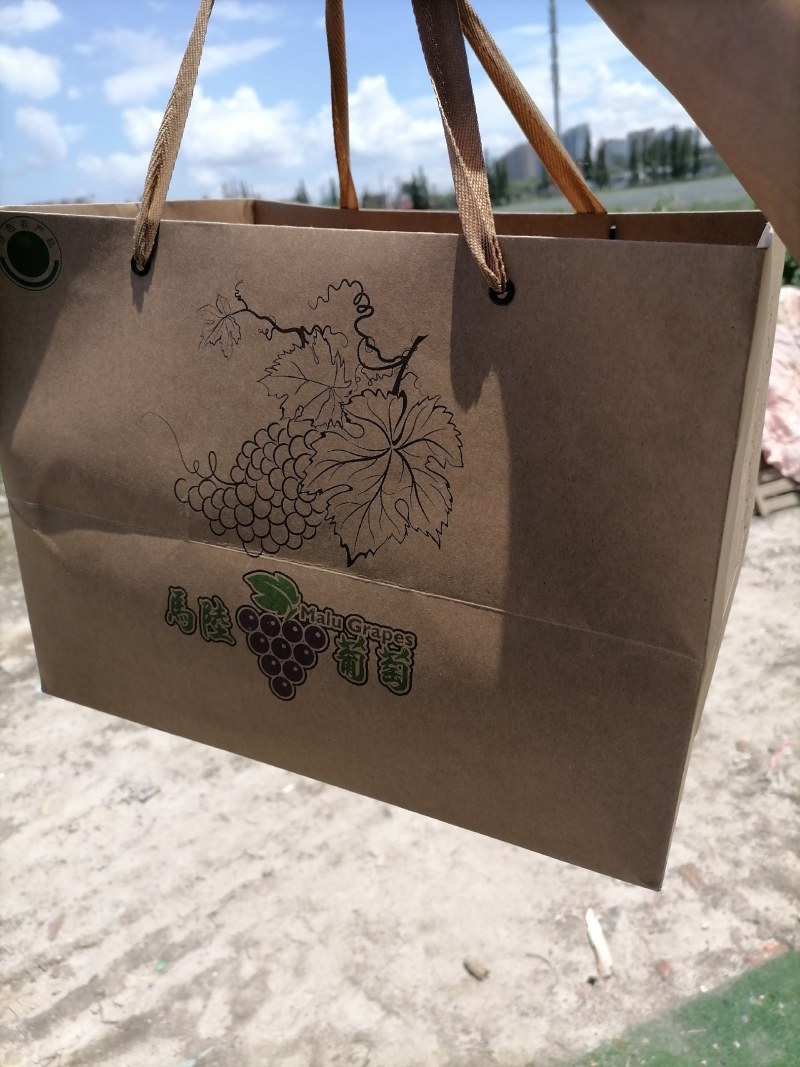 巨峰葡萄大量上市，装箱！！