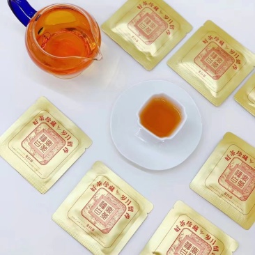 珍藏老白茶岁月留香，独立小包，紧锁茶香，口感鲜爽香气清醇