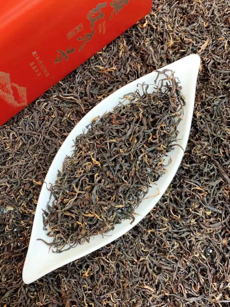 英红九号新品荒野款岩茶，干甜香纯，入口回甘