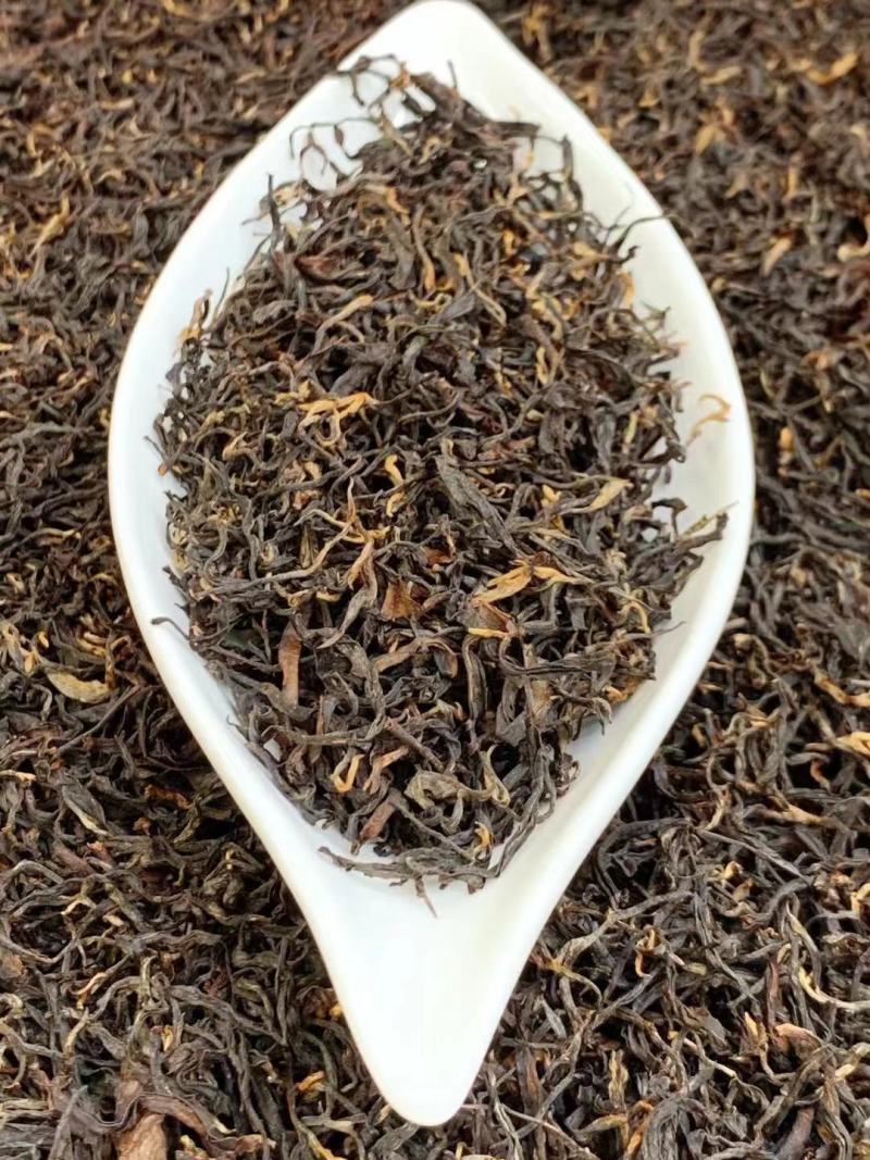 英红九号新品荒野款岩茶，干甜香纯，入口回甘