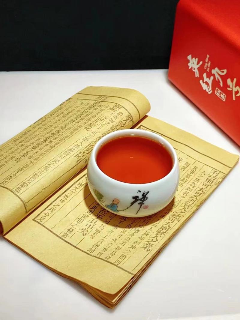 英红九号新品荒野款岩茶，干甜香纯，入口回甘