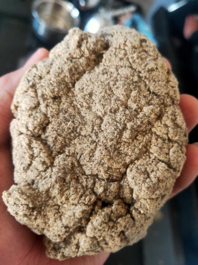 艾绒精品陈年艾绒厂家直销长年供货艾条艾柱等艾草类产品
