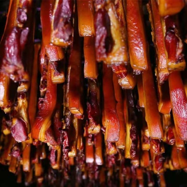 湖南农家烟熏腊肉五花偏肥前腿后腿腊