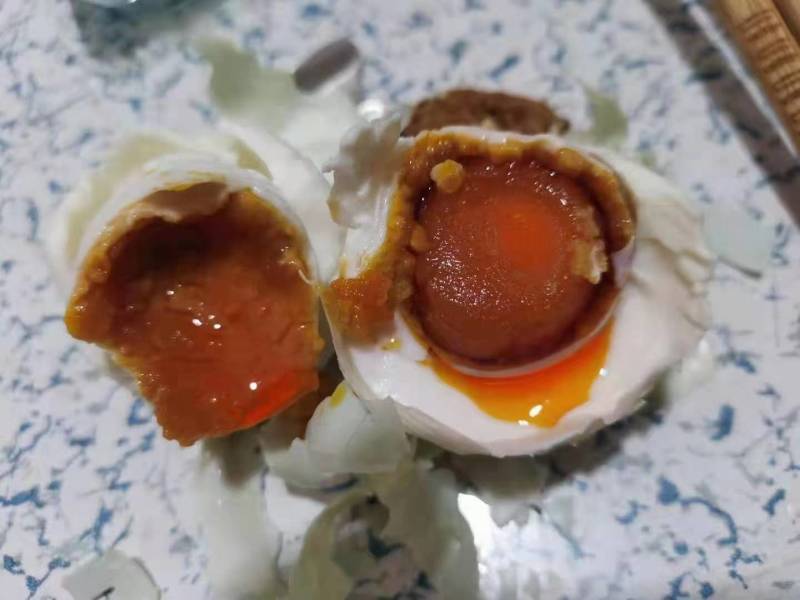 辽宁省丹东市鸭绿江边散养笨鸭蛋，有生的，熟的，咸的，鲜的