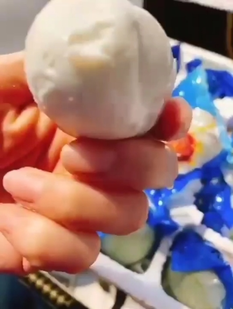 辽宁省丹东市鸭绿江边散养笨鸭蛋，有生的，熟的，咸的，鲜的