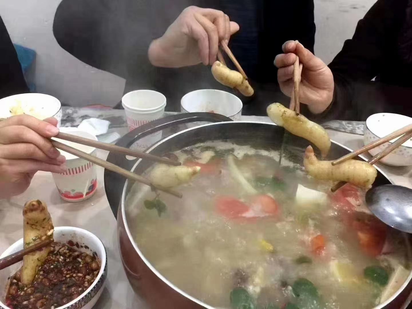 喉咙发痒示意图