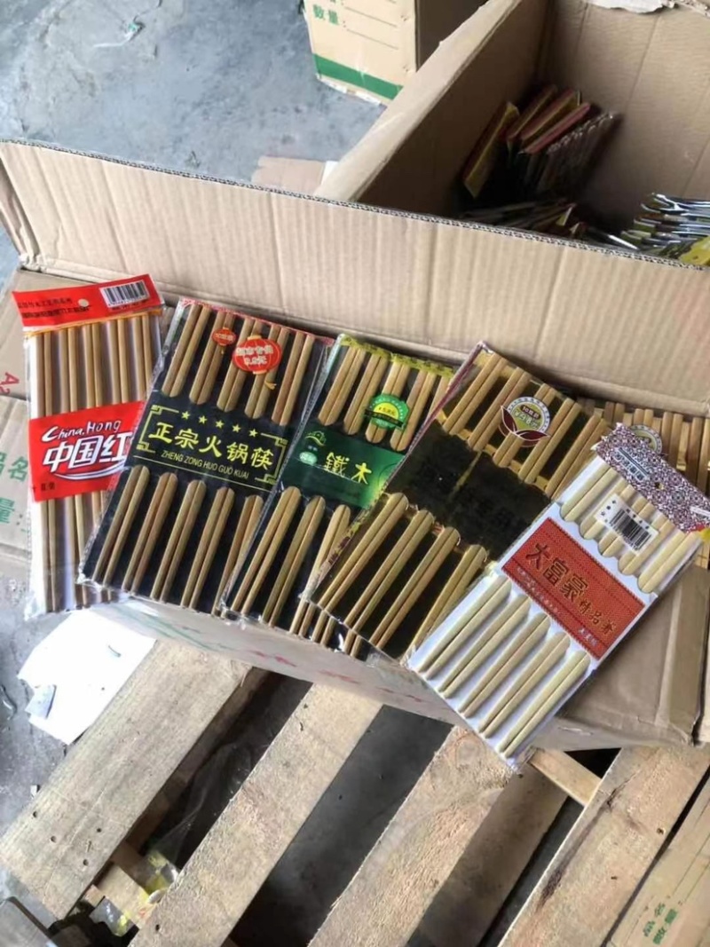 乡镇热卖筷子地摊跑量竹筷子餐饮专用筷子价格优惠