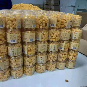 地摊热卖罐装梨膏糖瓶装散装梨膏糖厂价直销