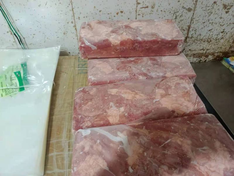牛肉鸭肉混合肉板！手续齐全！不散不碎！适合自助火锅！！