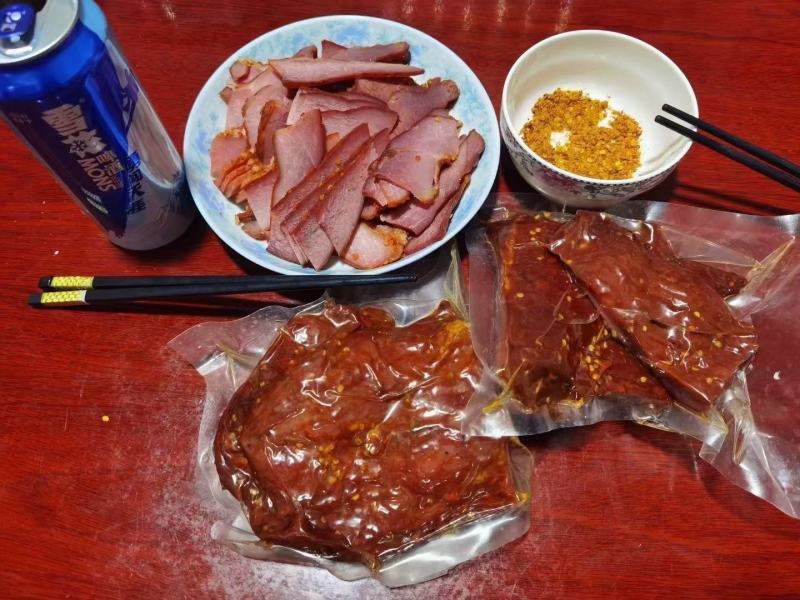 跑江湖地摊展会热卖全熟酱香大块肉麻辣五香两个口味酱香肉猪