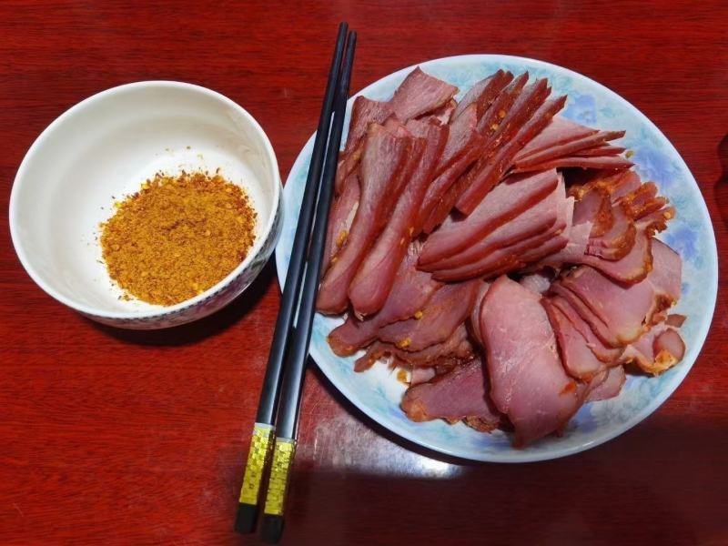 跑江湖地摊展会热卖全熟酱香大块肉麻辣五香两个口味酱香肉猪