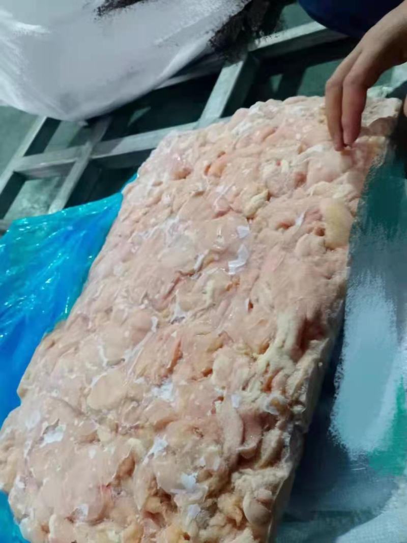 鸡胸肉有货10吨，腿碎肉，鸡副，冻鸡肉，适合加工厂。