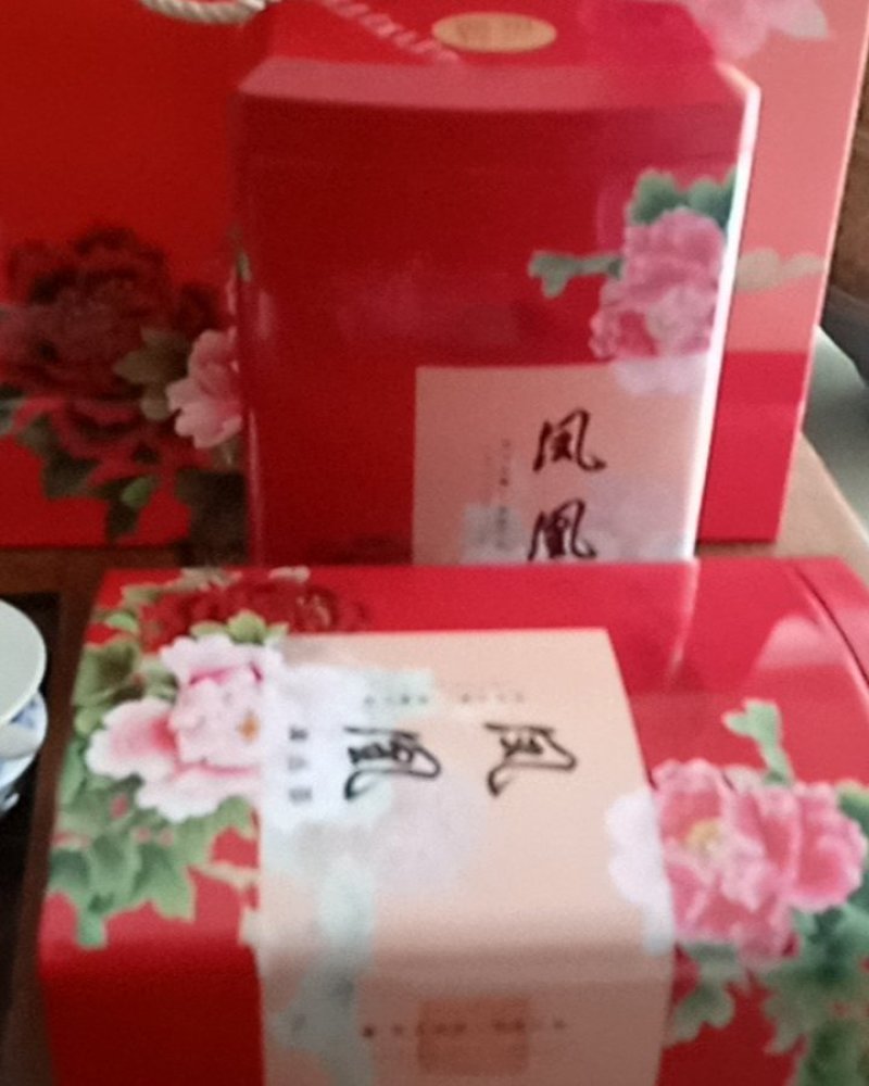 热销产品凤凰秋蜜兰香单丛茶香，清香回甘舌甜，