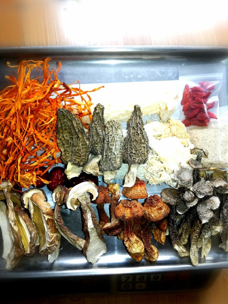 云南野生菌产地批发，营养美味菌汤包多种食用菌及野生菌搭配