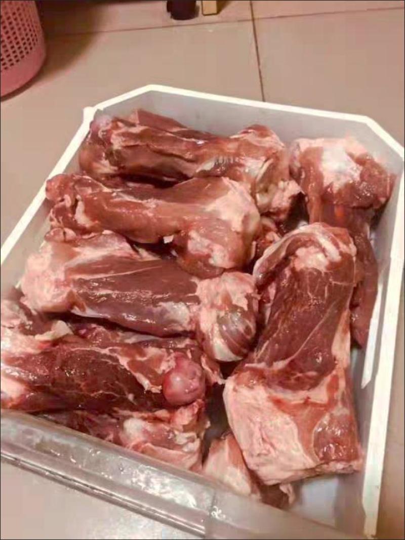 多肉筒子骨大骨头后腿骨肉棒骨20斤新鲜自助火锅食材苏浙沪