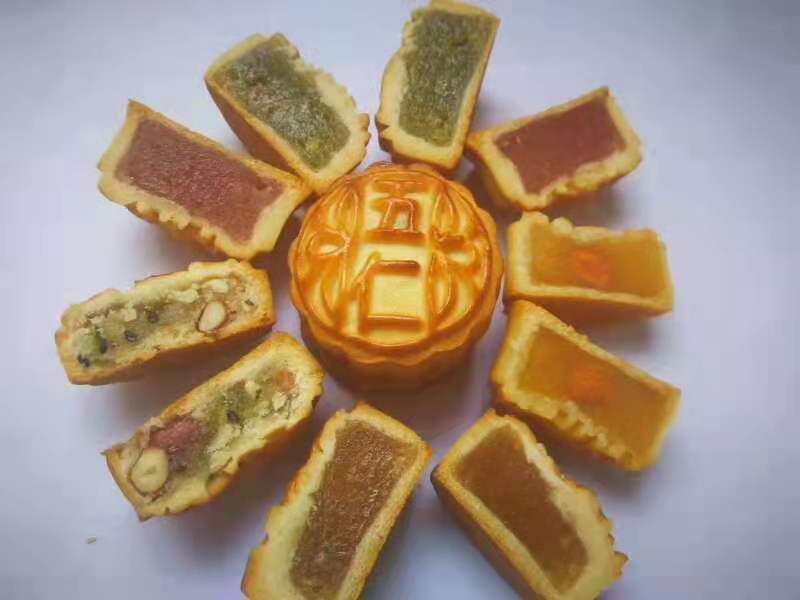 迷你小月饼厂家直供，日产十吨，九种口味，多种样式可以选择