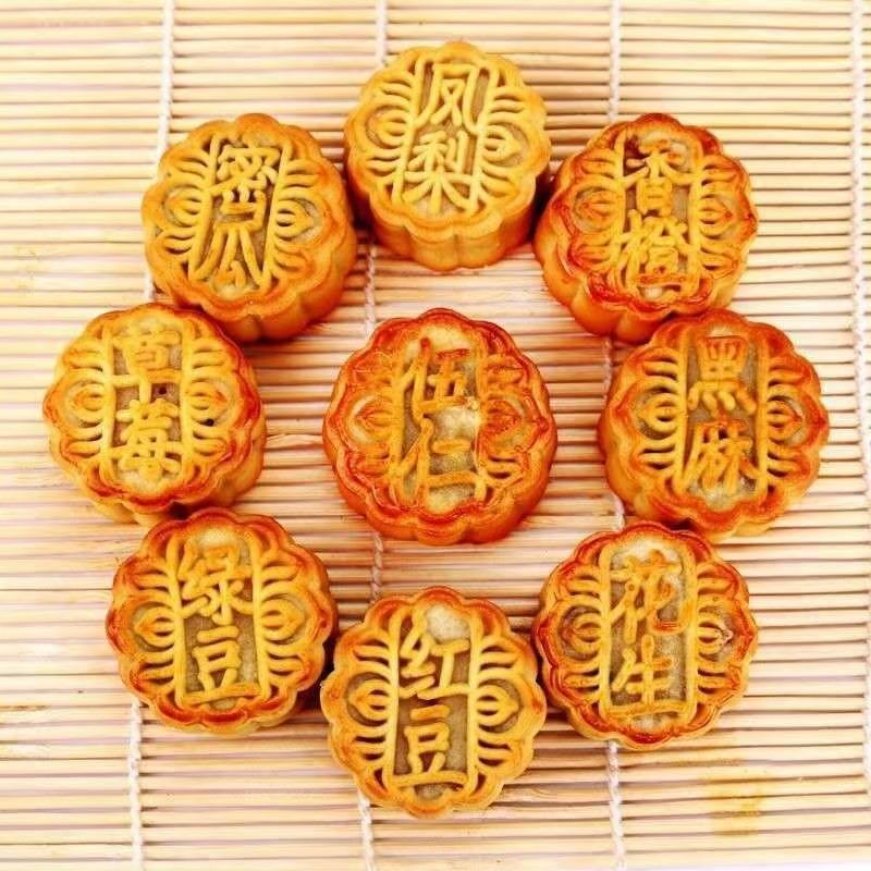 迷你小月饼厂家直供，日产十吨，九种口味，多种样式可以选择