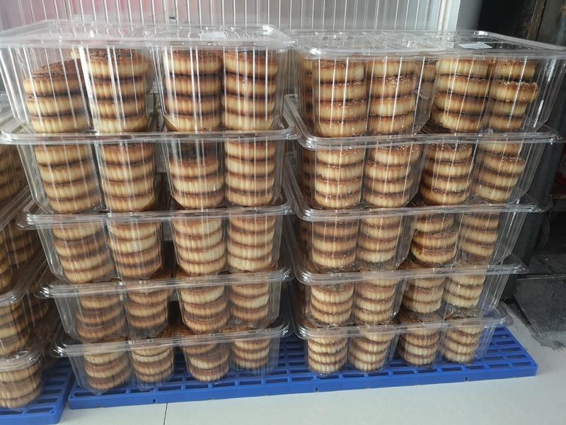 迷你小月饼厂家直供，日产十吨，九种口味，多种样式可以选择