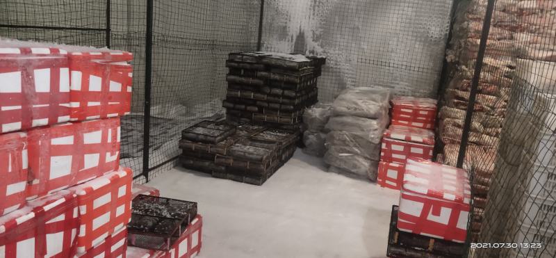 原浆虾仁虾段七彩神仙虎鱼龙鱼牛心汉堡虾拉宠物饲料