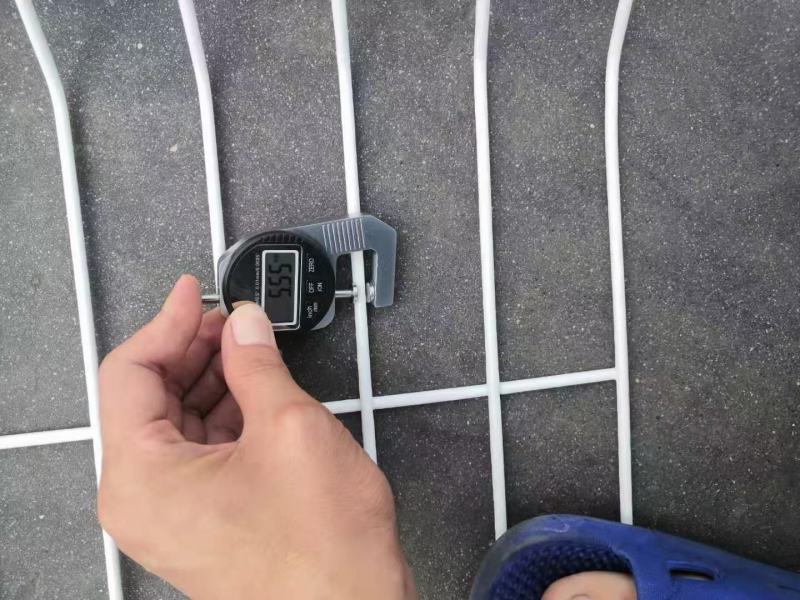 桃型柱护栏网小区别墅庭院高速公路护栏网花园围栏室外养殖围
